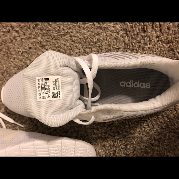 BRAND NEW Adidas Shoes - Picture 5 of 5